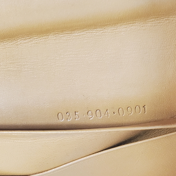 Vintage Gucci bifold wallet - Picture 6 of 10